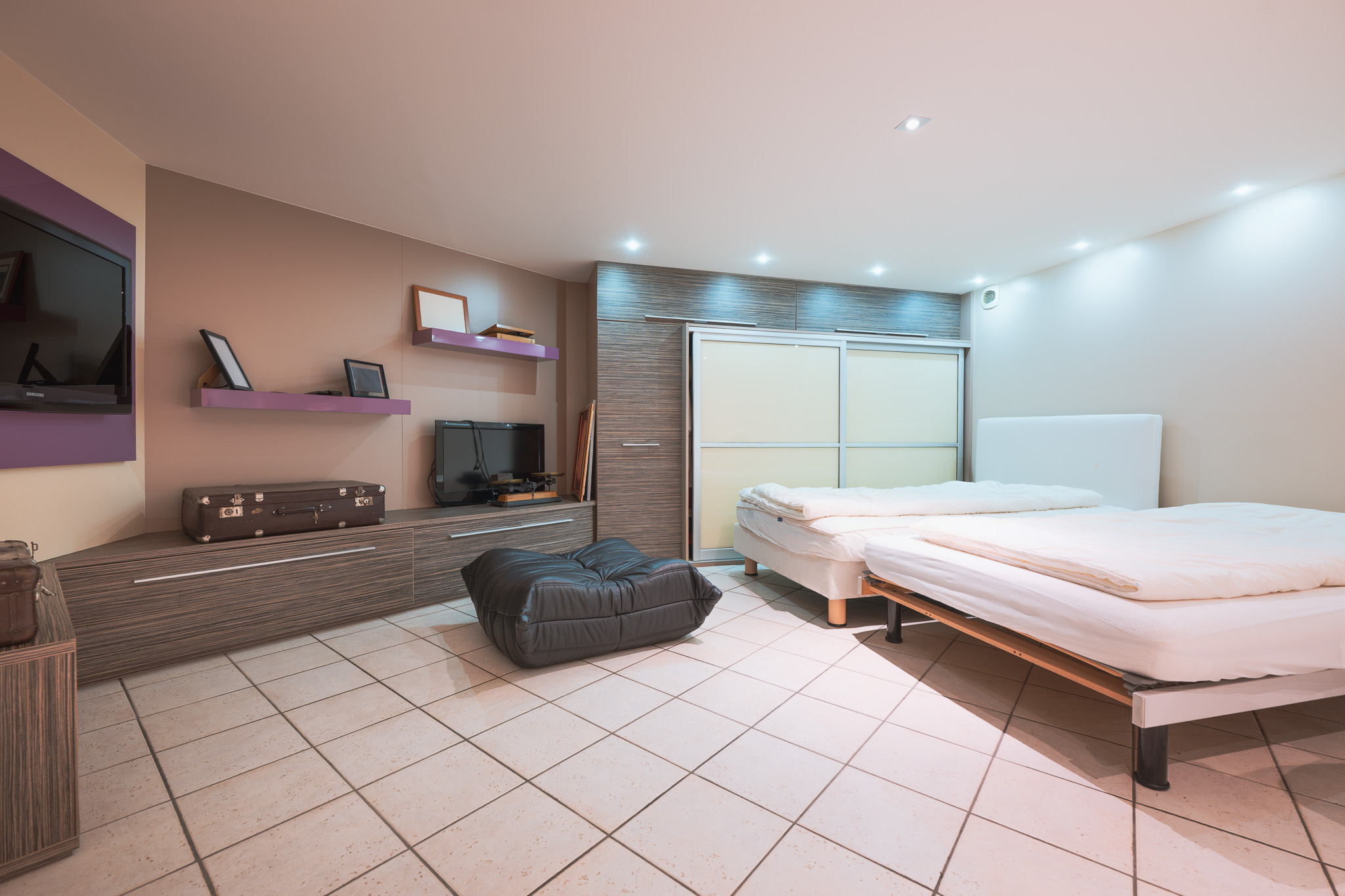 photo_7aa273611ec8bc24a69f2f303f974bc4-24474-8.jpg Neydens, splendide villa