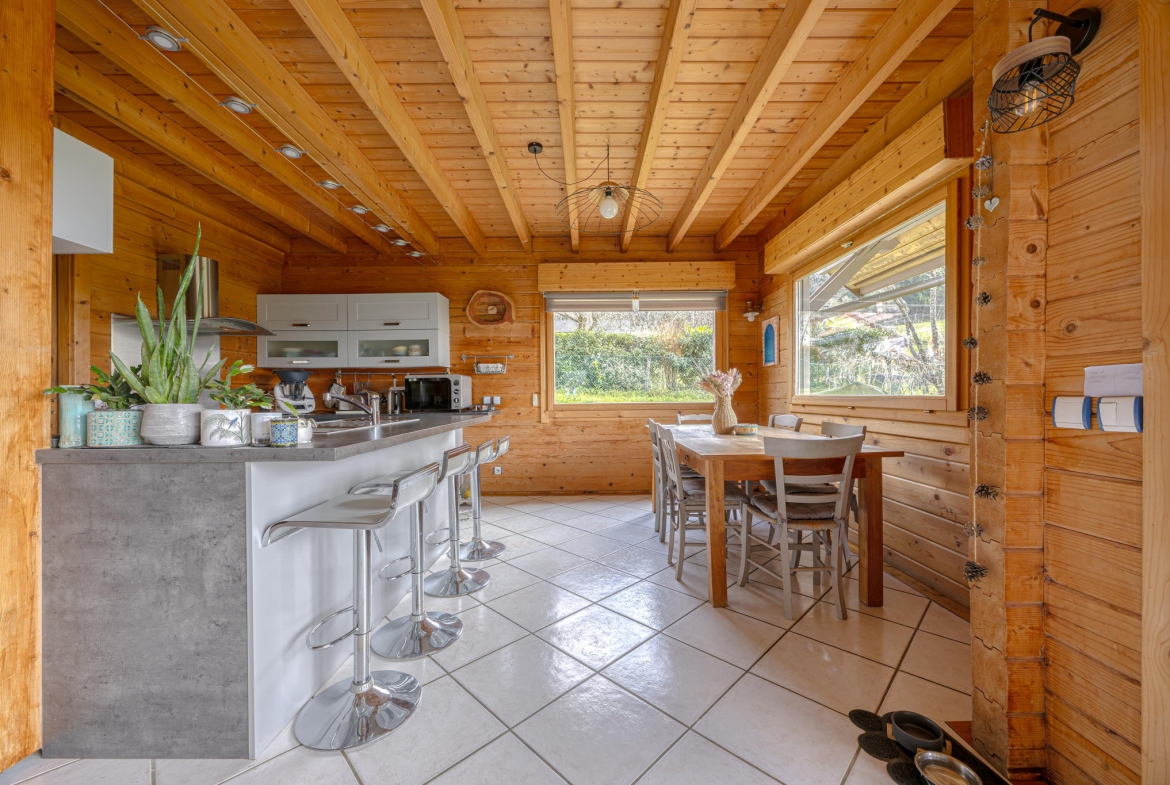 Annecy Sud : Chalet en madrier