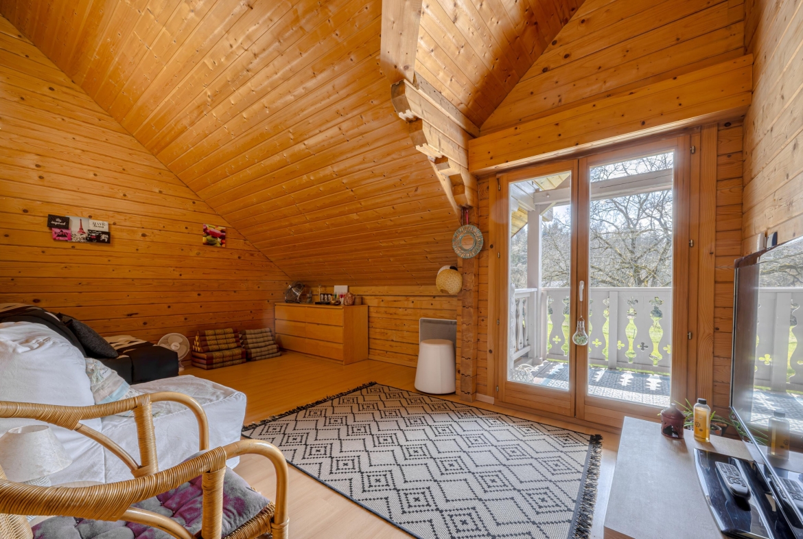 Annecy Sud : Chalet en madrier
